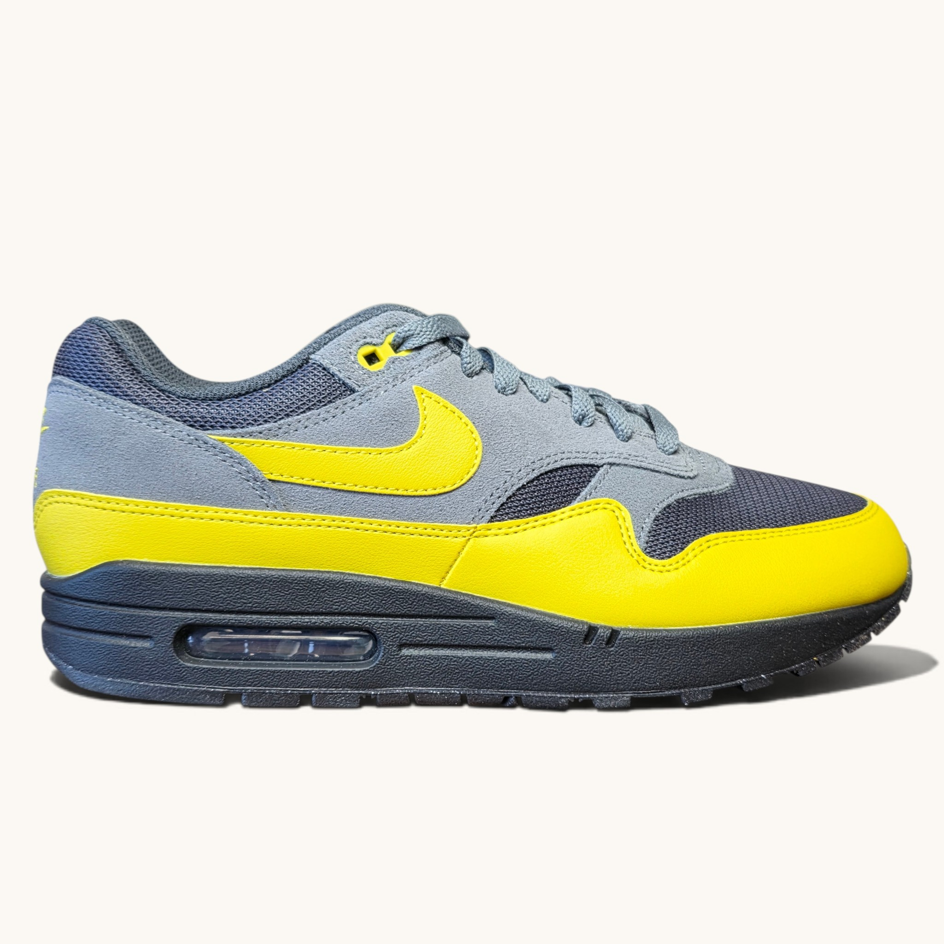 Nike Air Max 1 Essential Batman