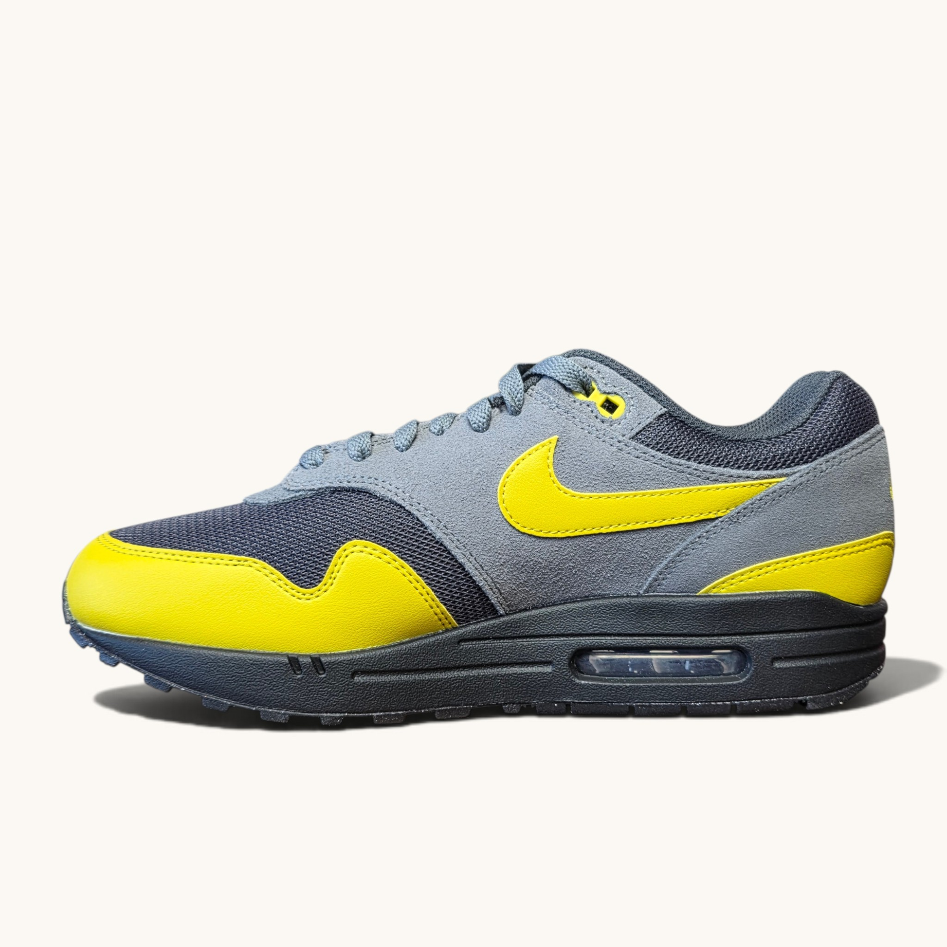 Nike Air Max 1 Essential Batman