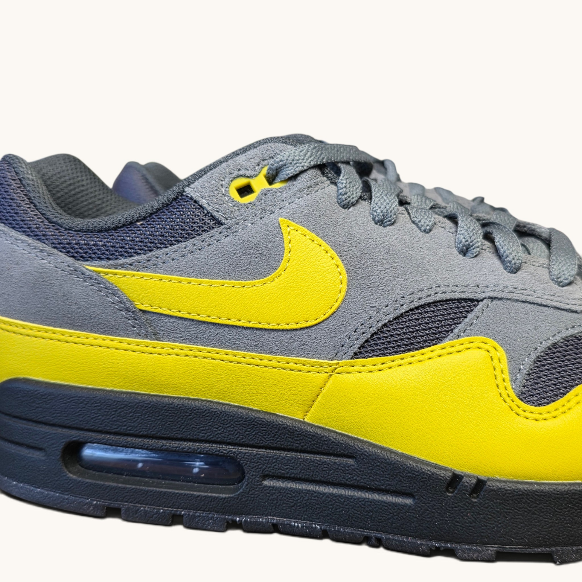 Nike Air Max 1 Essential Batman