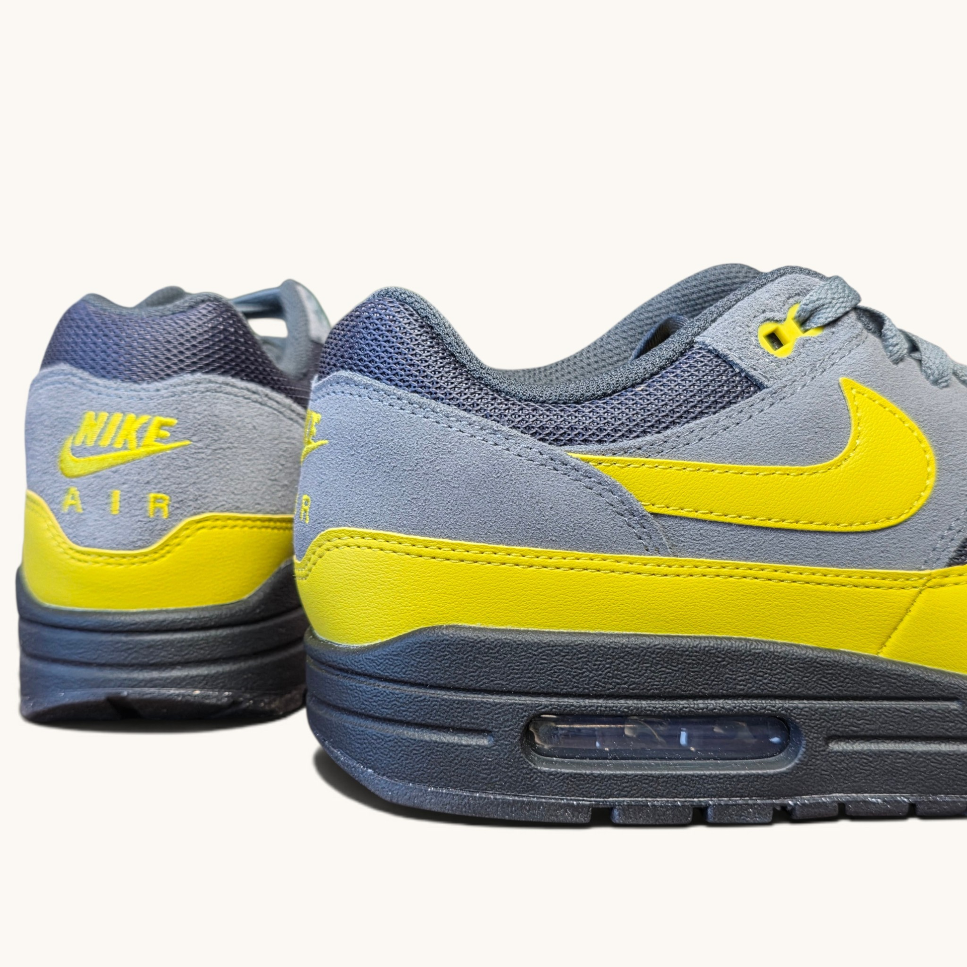 Nike Air Max 1 Essential Batman