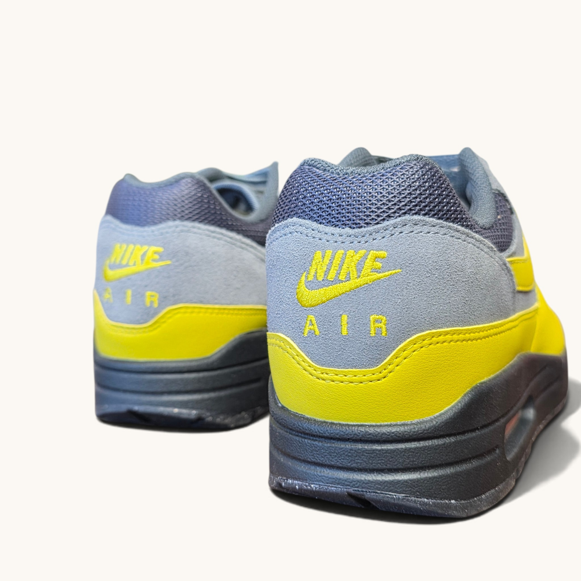 Nike Air Max 1 Essential Batman
