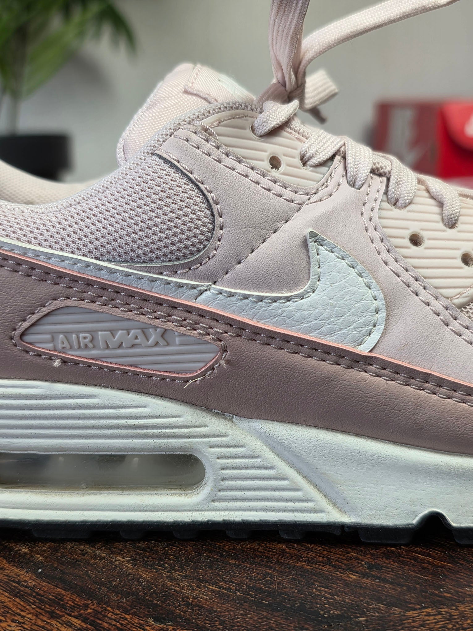 Nike Air Max 90 Barely Rose maat 39