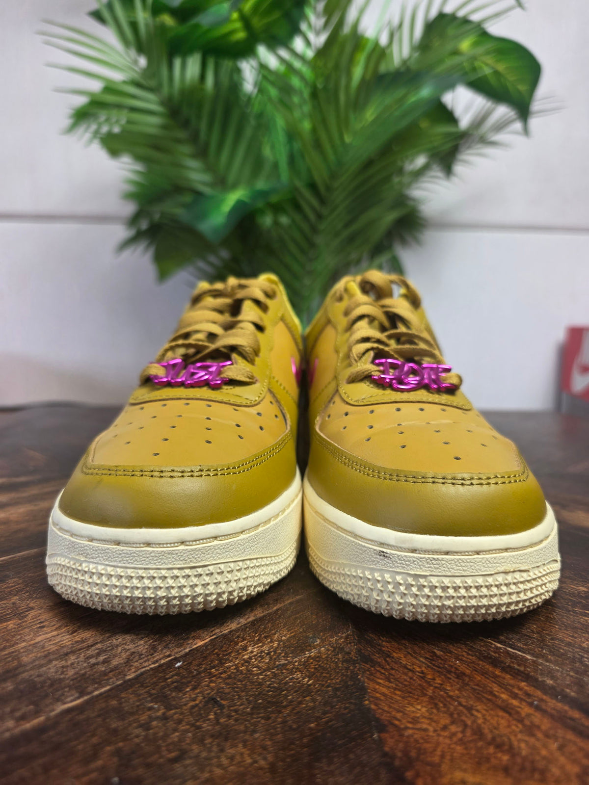 Nike Air Force 1 Jewel 'Just Do It Bronzine' maat 40