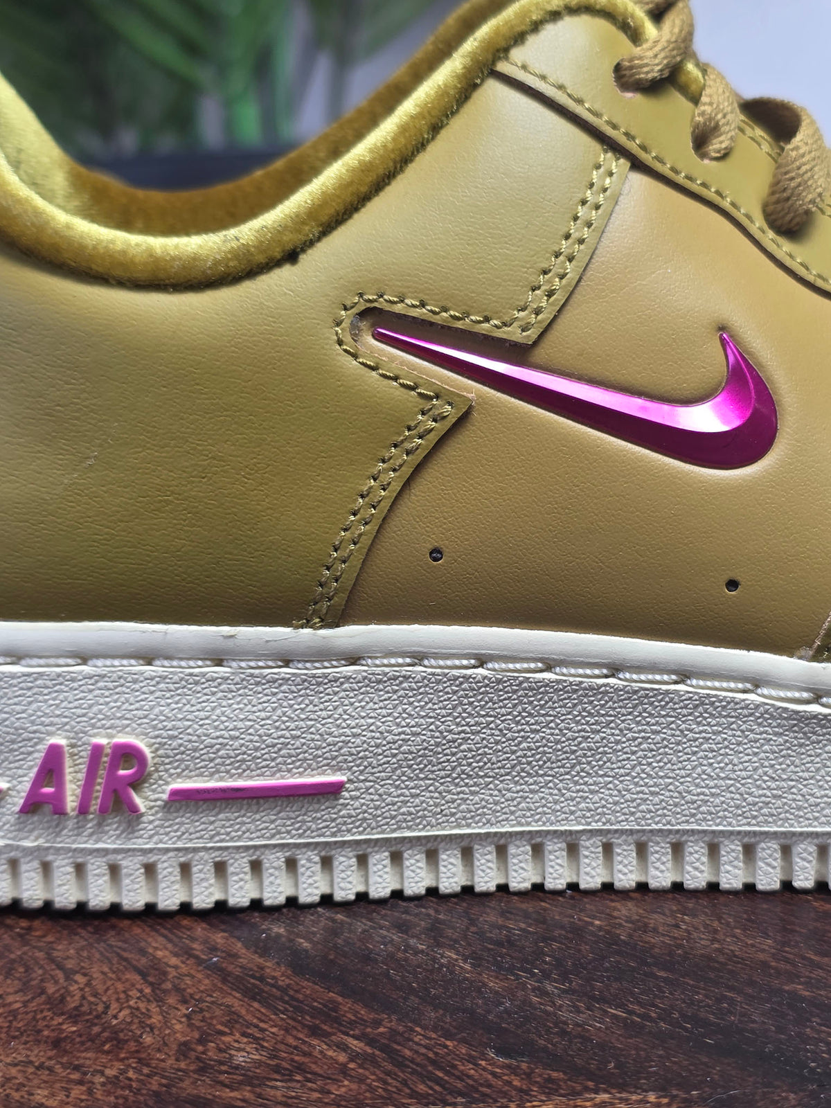 Nike Air Force 1 Jewel 'Just Do It Bronzine' maat 40