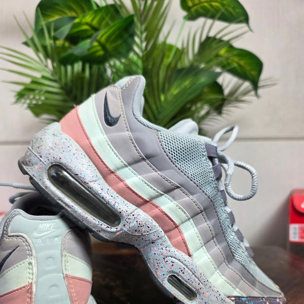 Nike Air Max 95 Confetti maat 41