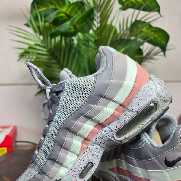 Nike Air Max 95 Confetti maat 41