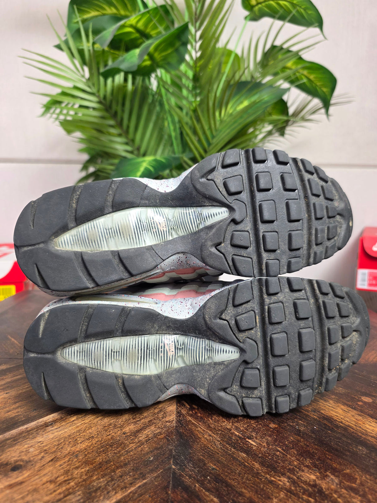 Nike Air Max 95 Confetti maat 41