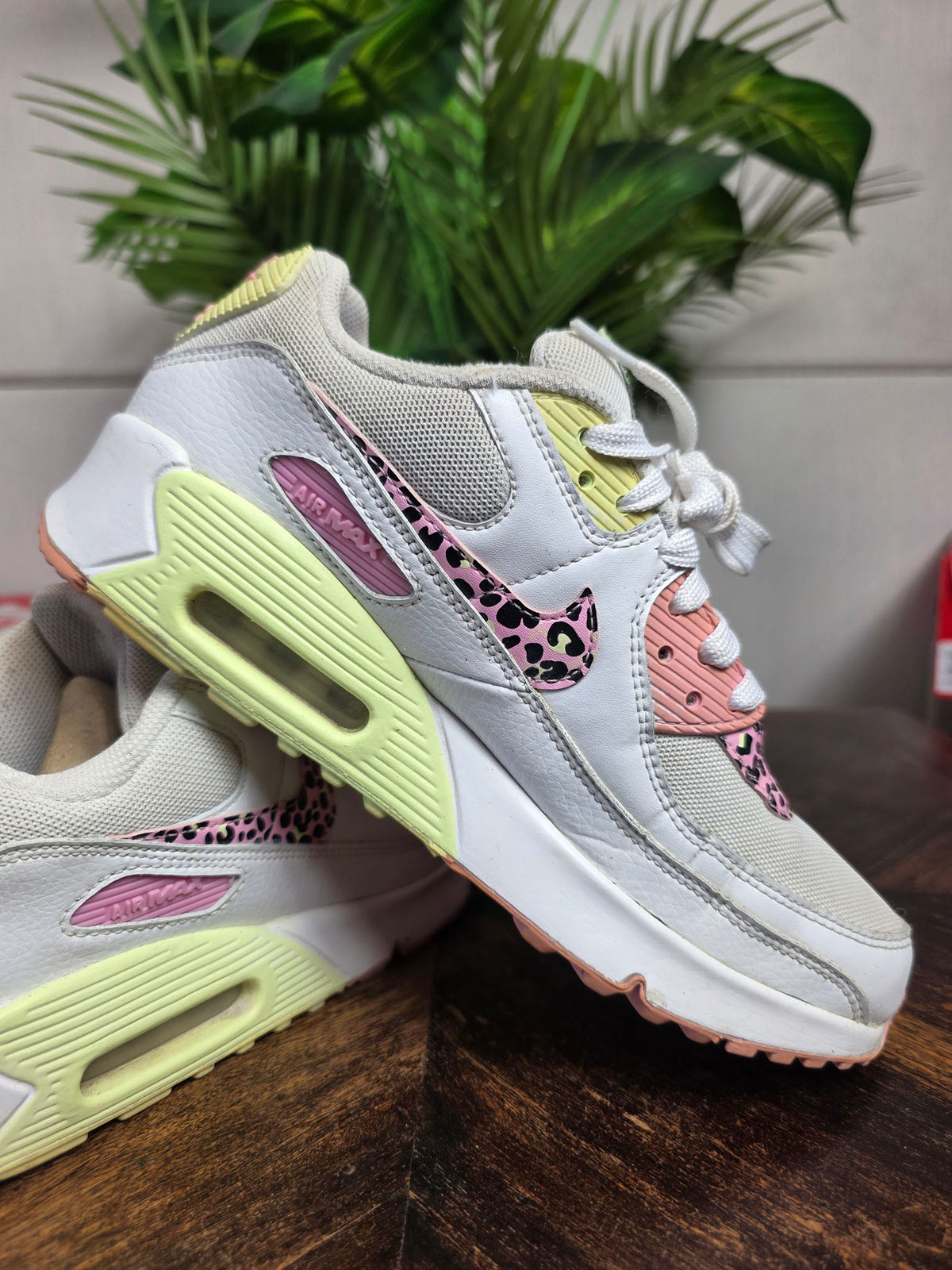 Nike Air Max 90 Pink Barely Volt (GS) | maat 39