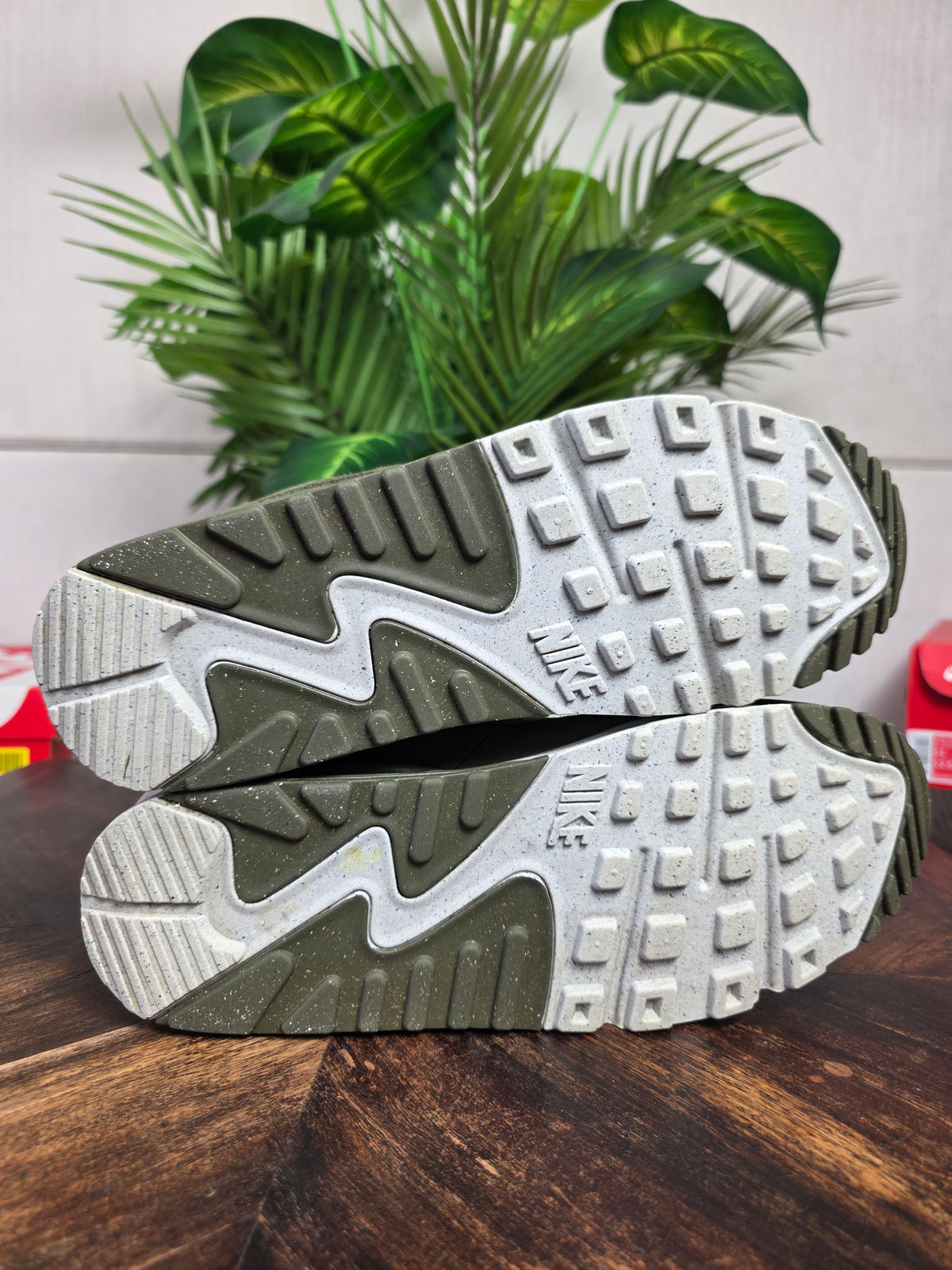 Nike Air Max 90 Neutral Olive | maat 44