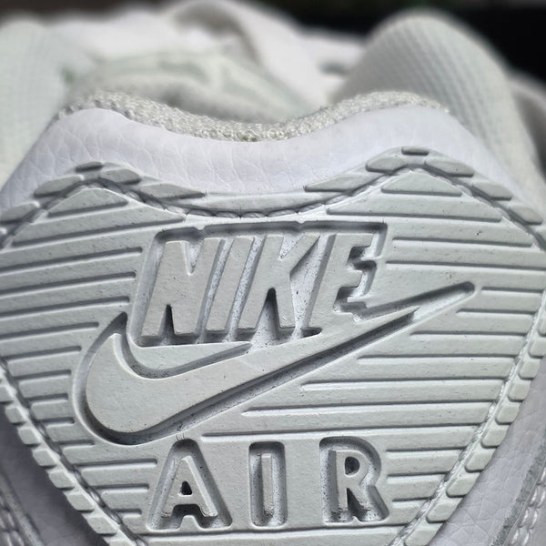 Nike Air Max 90 Triple White LTR maat 40