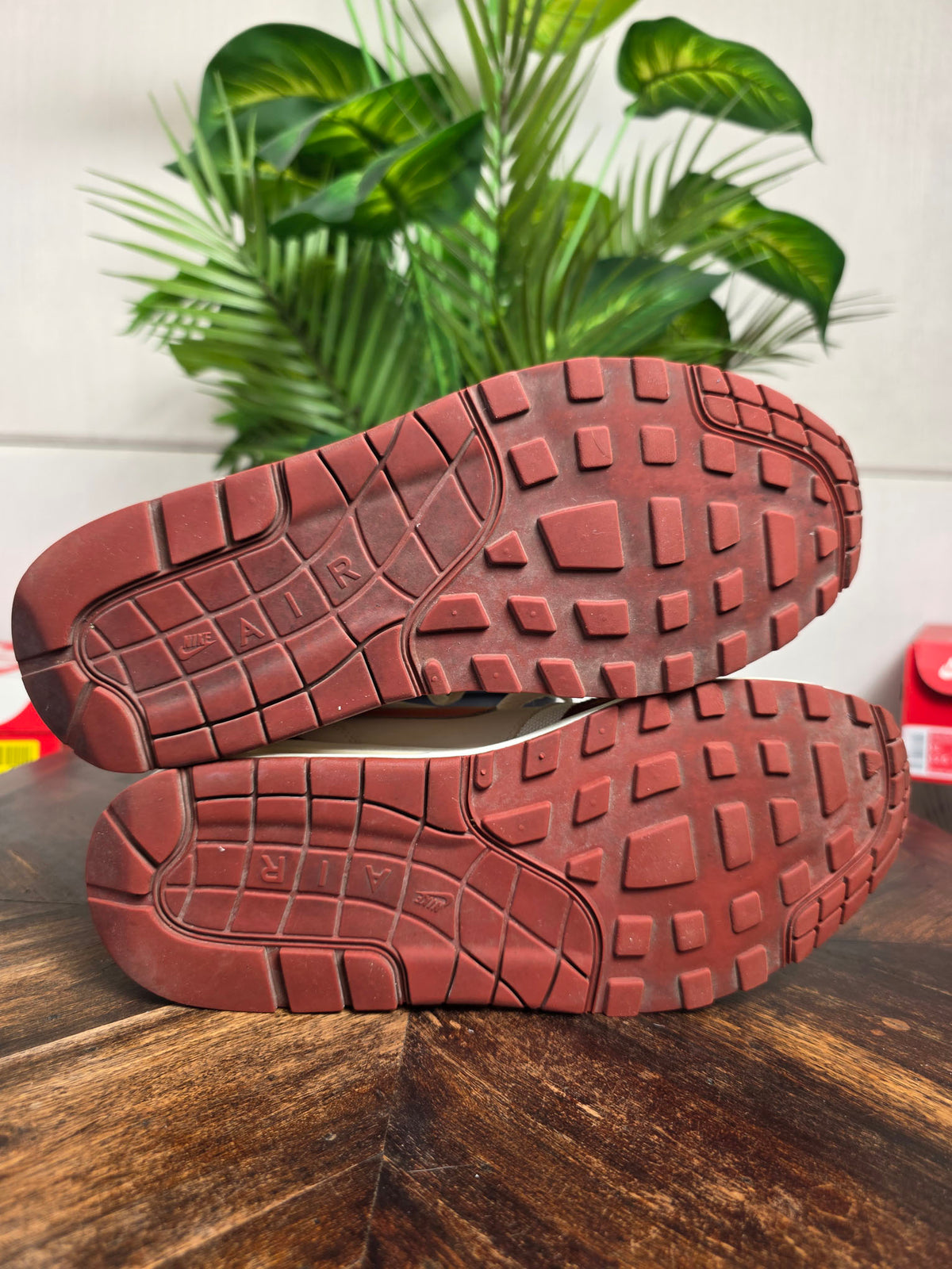 Nike Air Max 1 Mars Stone | maat 43