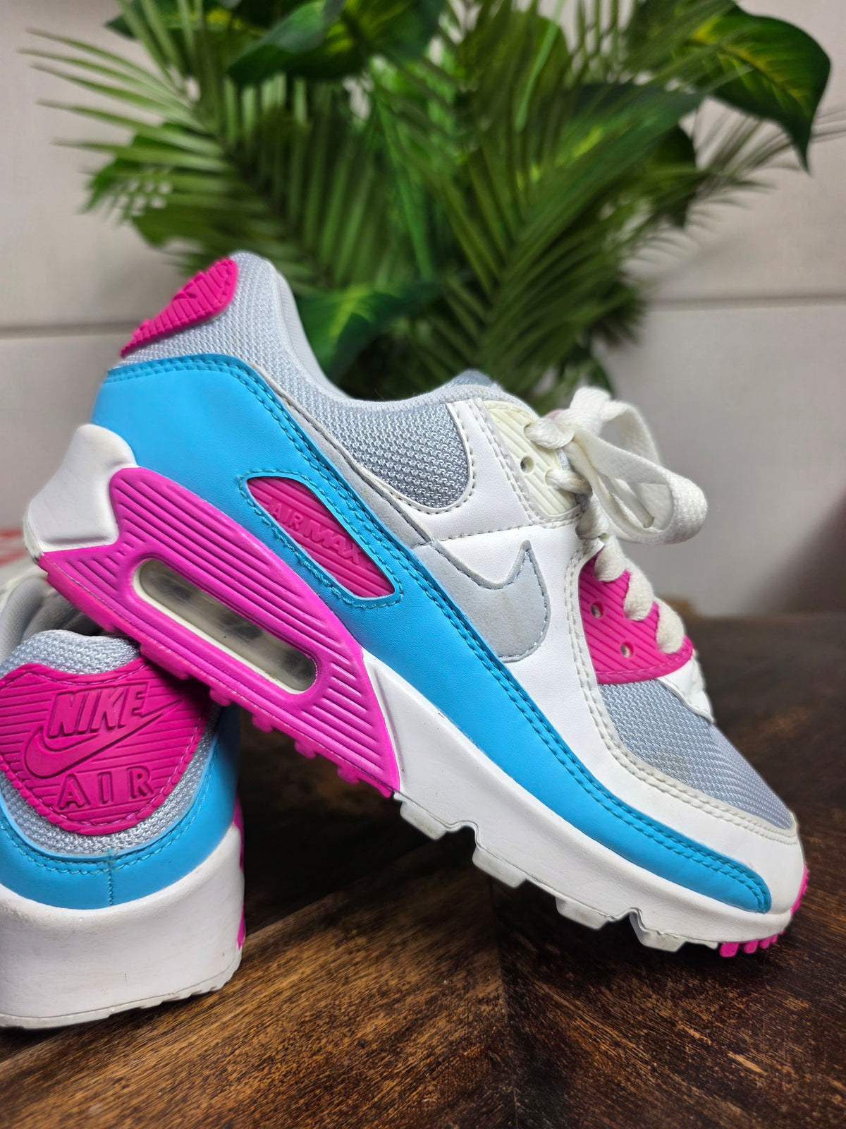 Nike Air Max 90 White Vivid Pink Light Blue Fury | maat 36,5