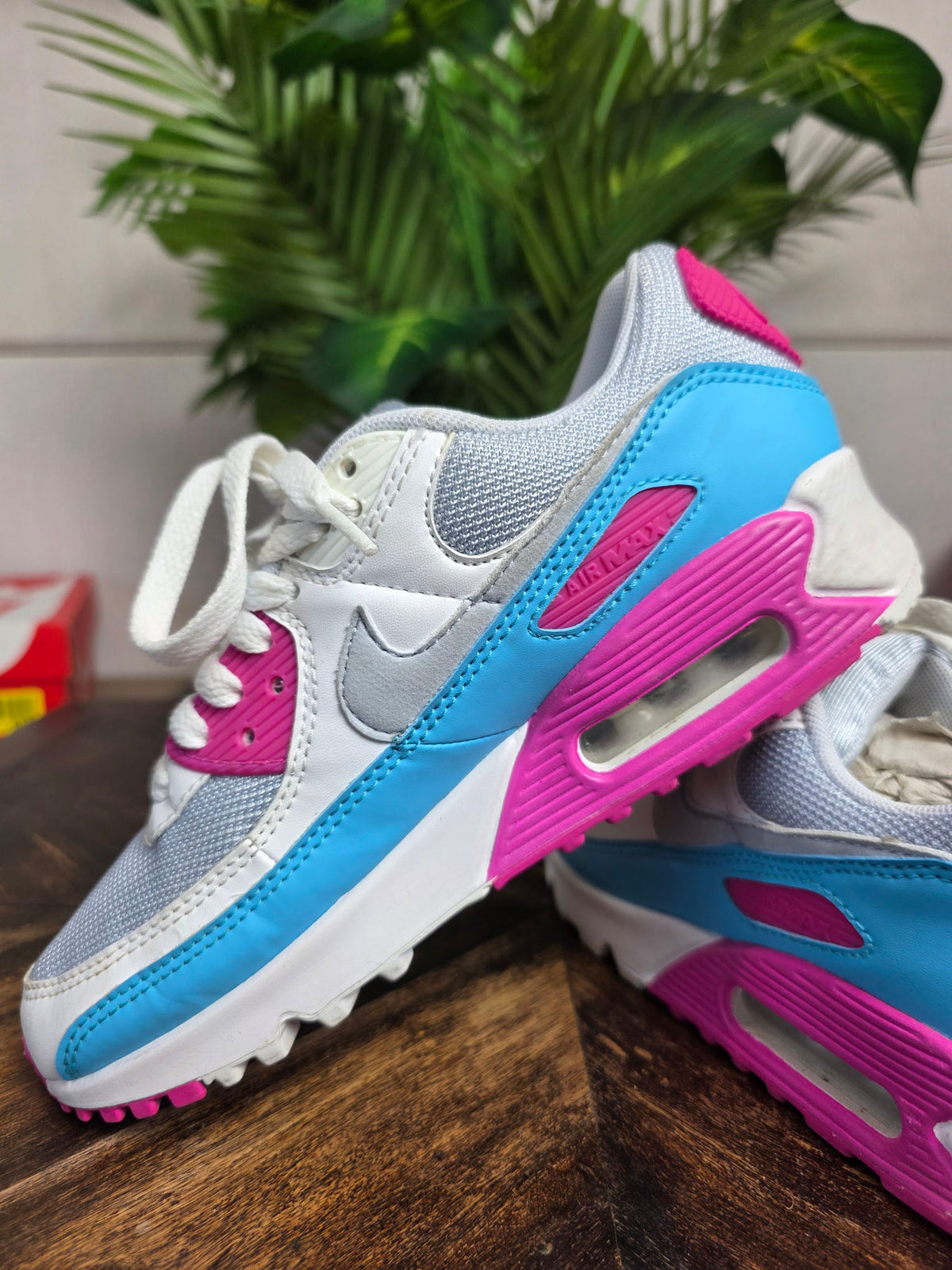 Nike Air Max 90 White Vivid Pink Light Blue Fury | maat 36,5