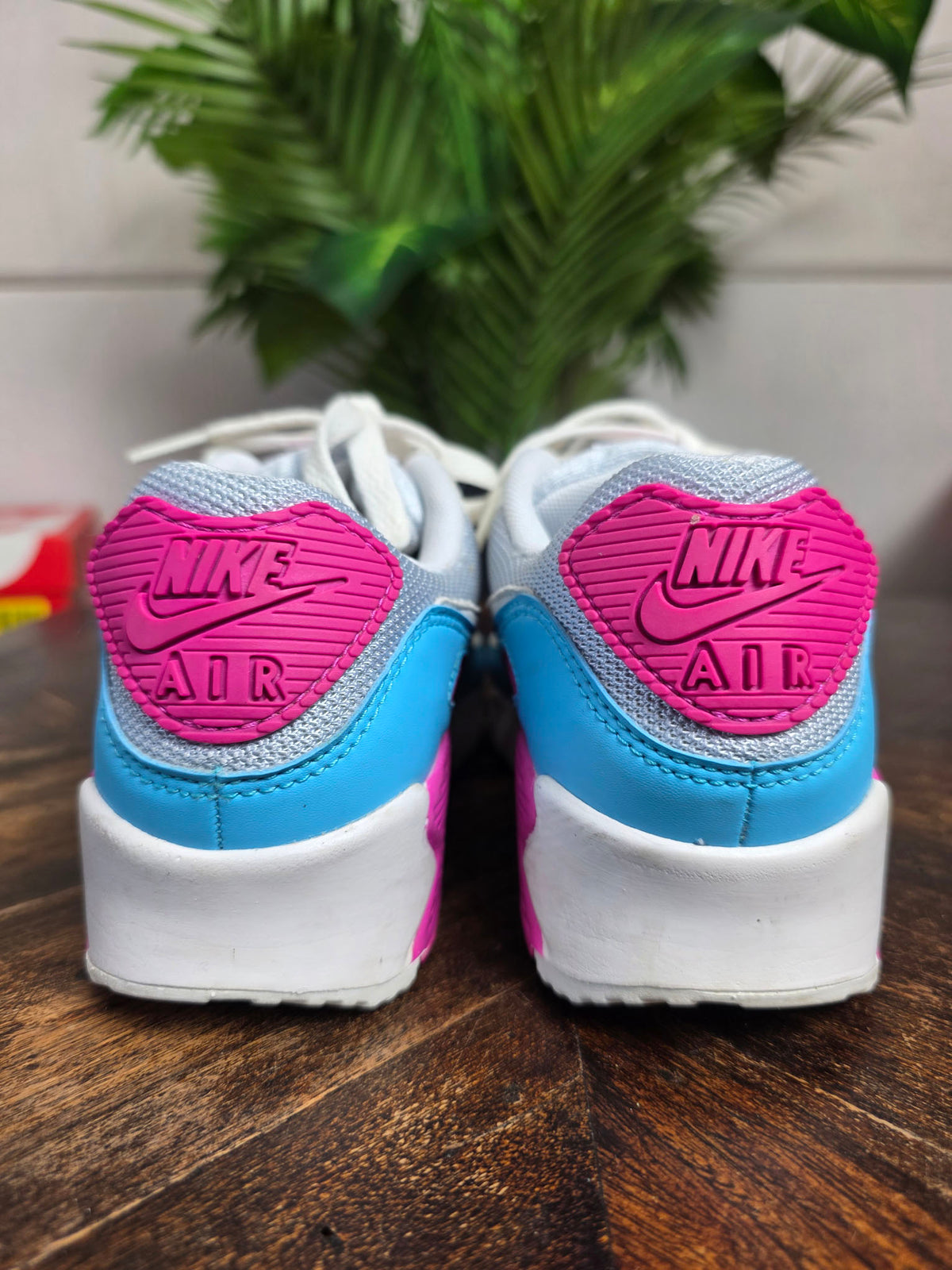 Nike Air Max 90 White Vivid Pink Light Blue Fury | maat 36,5