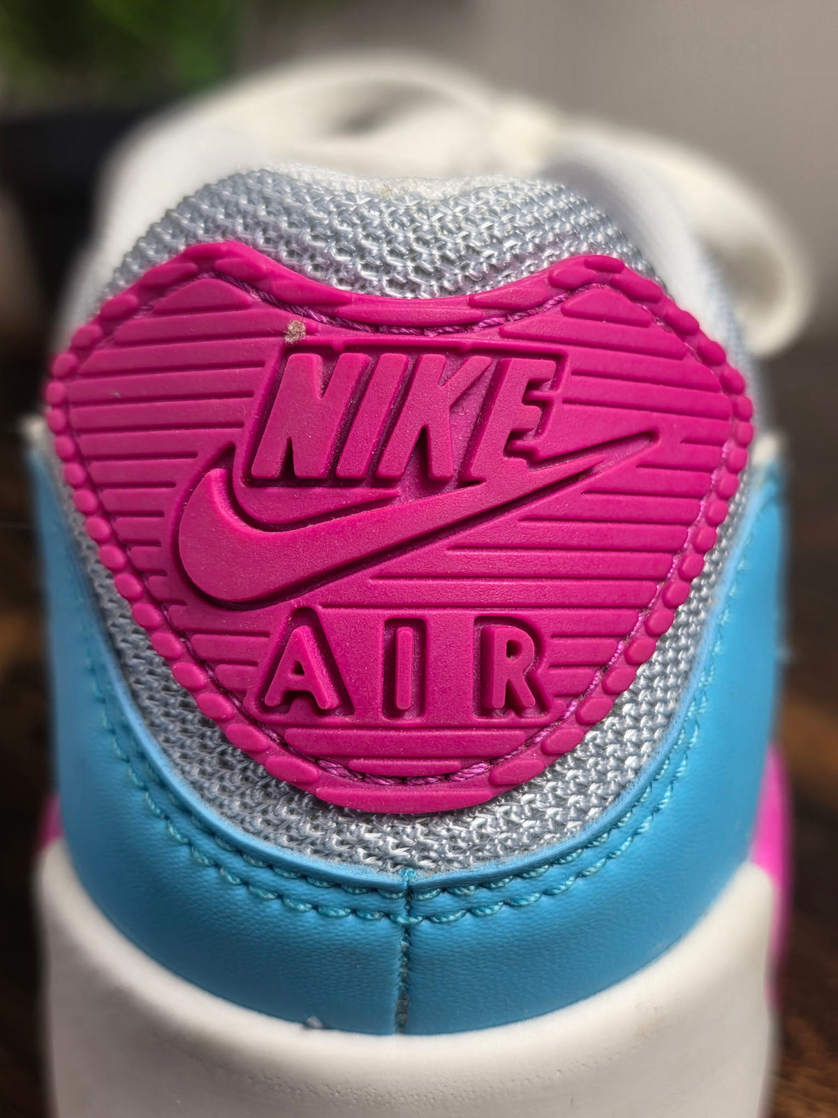 Nike Air Max 90 White Vivid Pink Light Blue Fury | maat 36,5