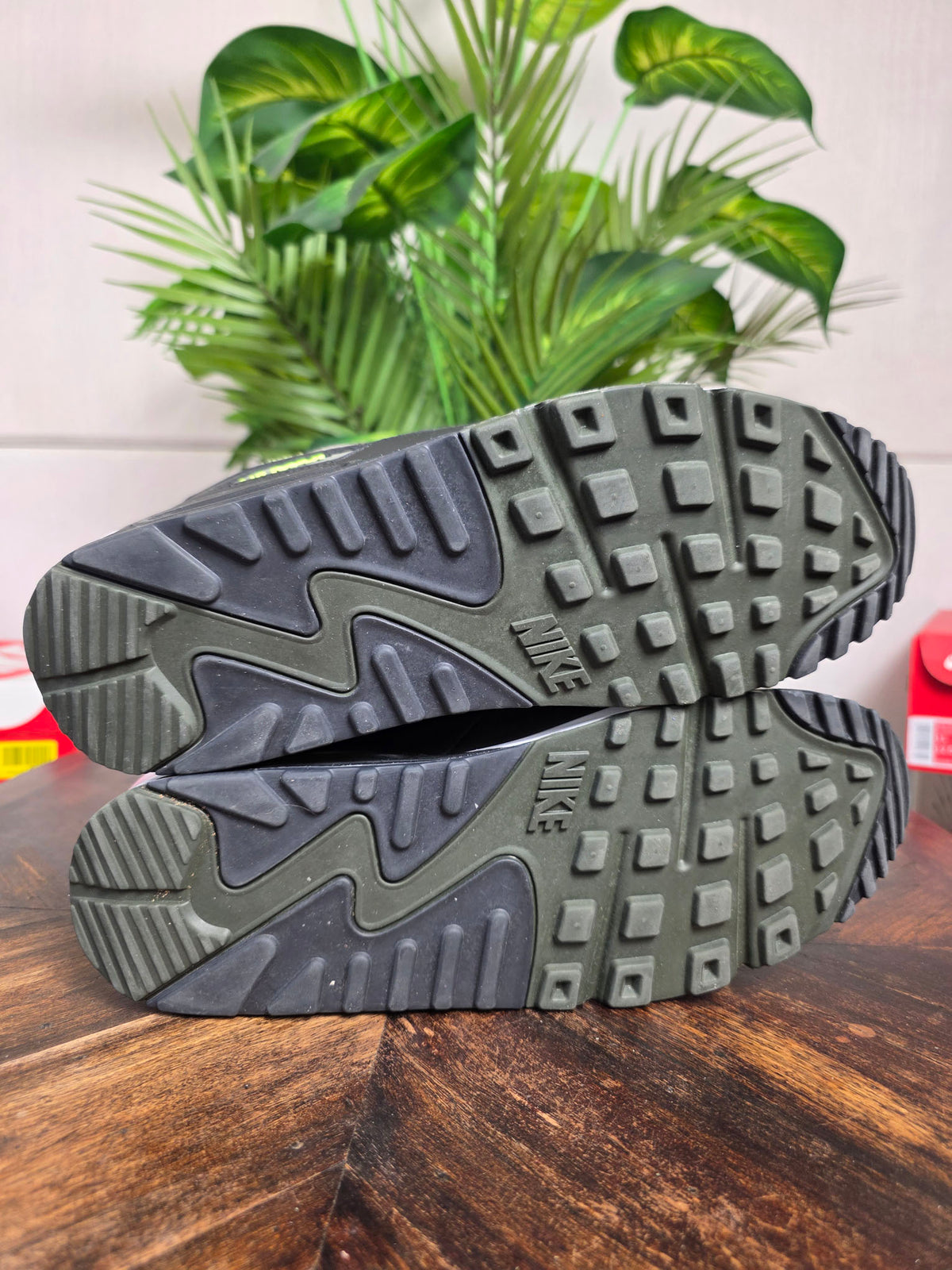 Nike Air Max 90 Medium Olive Sequoia | maat 45