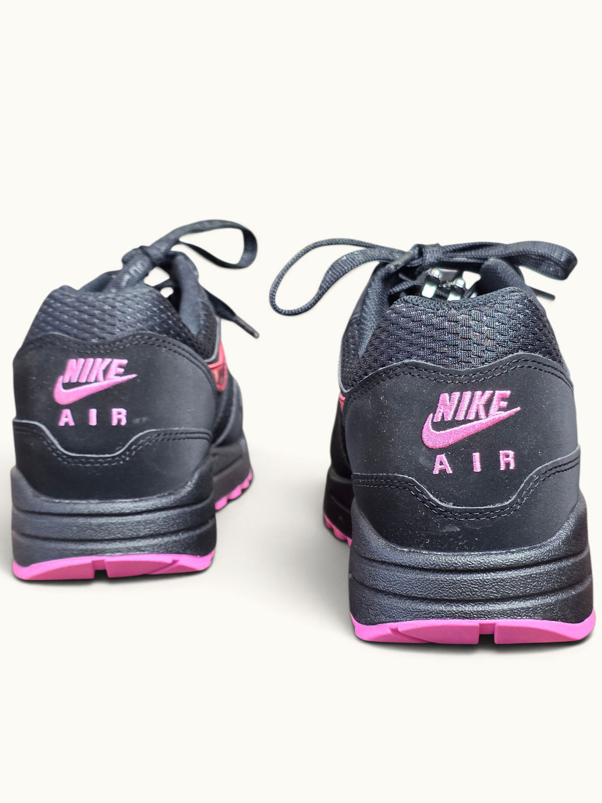 Nike Air Max 1 Valentine's Day Black | maat 40,5