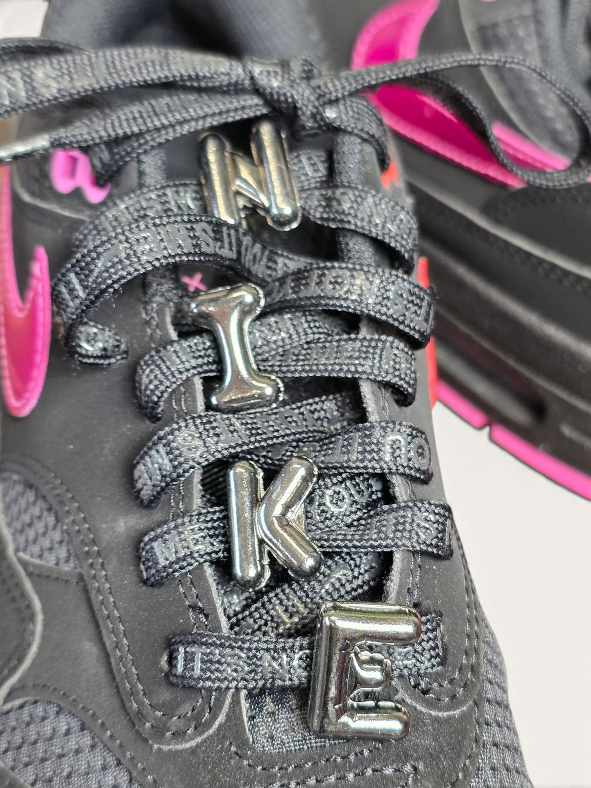 Nike Air Max 1 Valentine's Day Black | maat 40,5