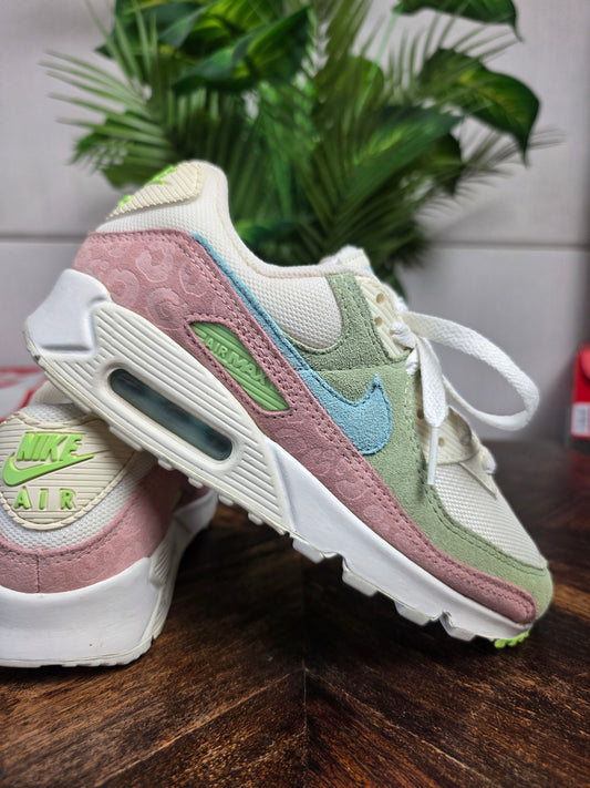 Nike Air Max 90 "Easter Leopard" | maat 37,5